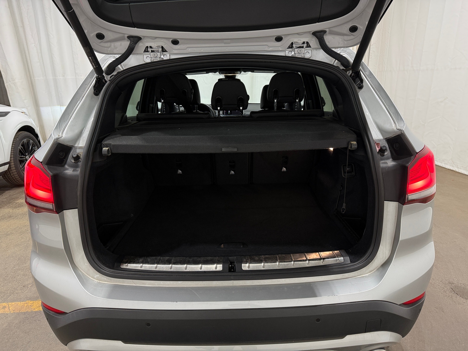 Thumbnail: 2020 BMW X1 - 6