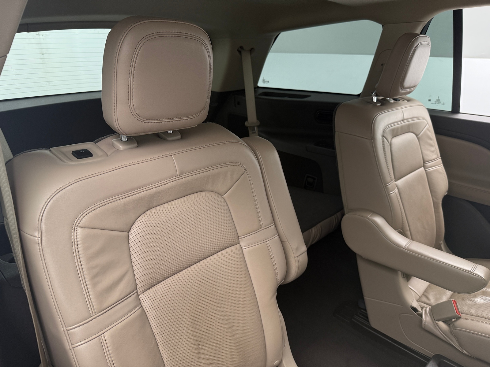 Thumbnail: 2021 Lincoln Aviator - 5