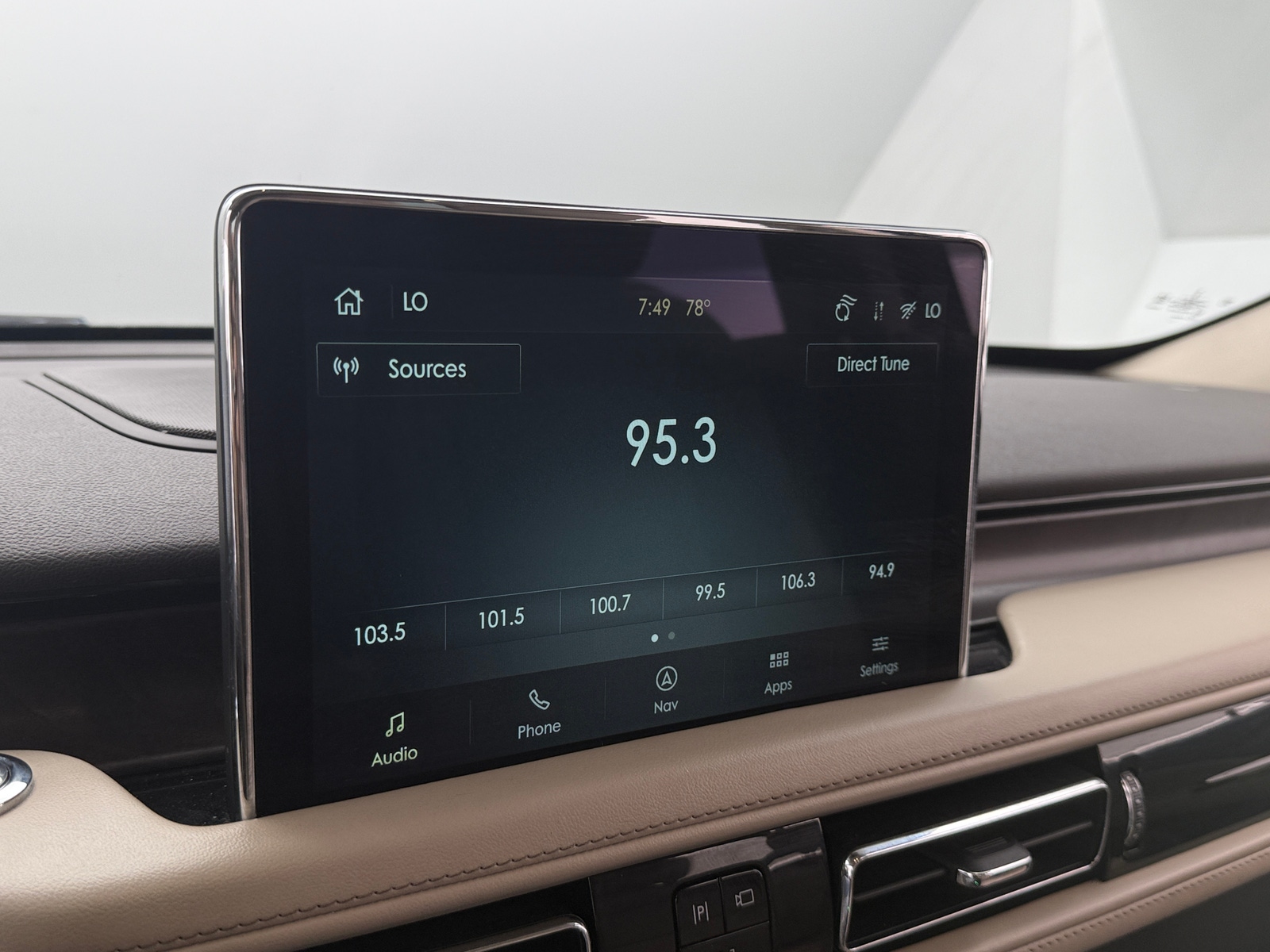 Thumbnail: 2021 Lincoln Aviator - 3