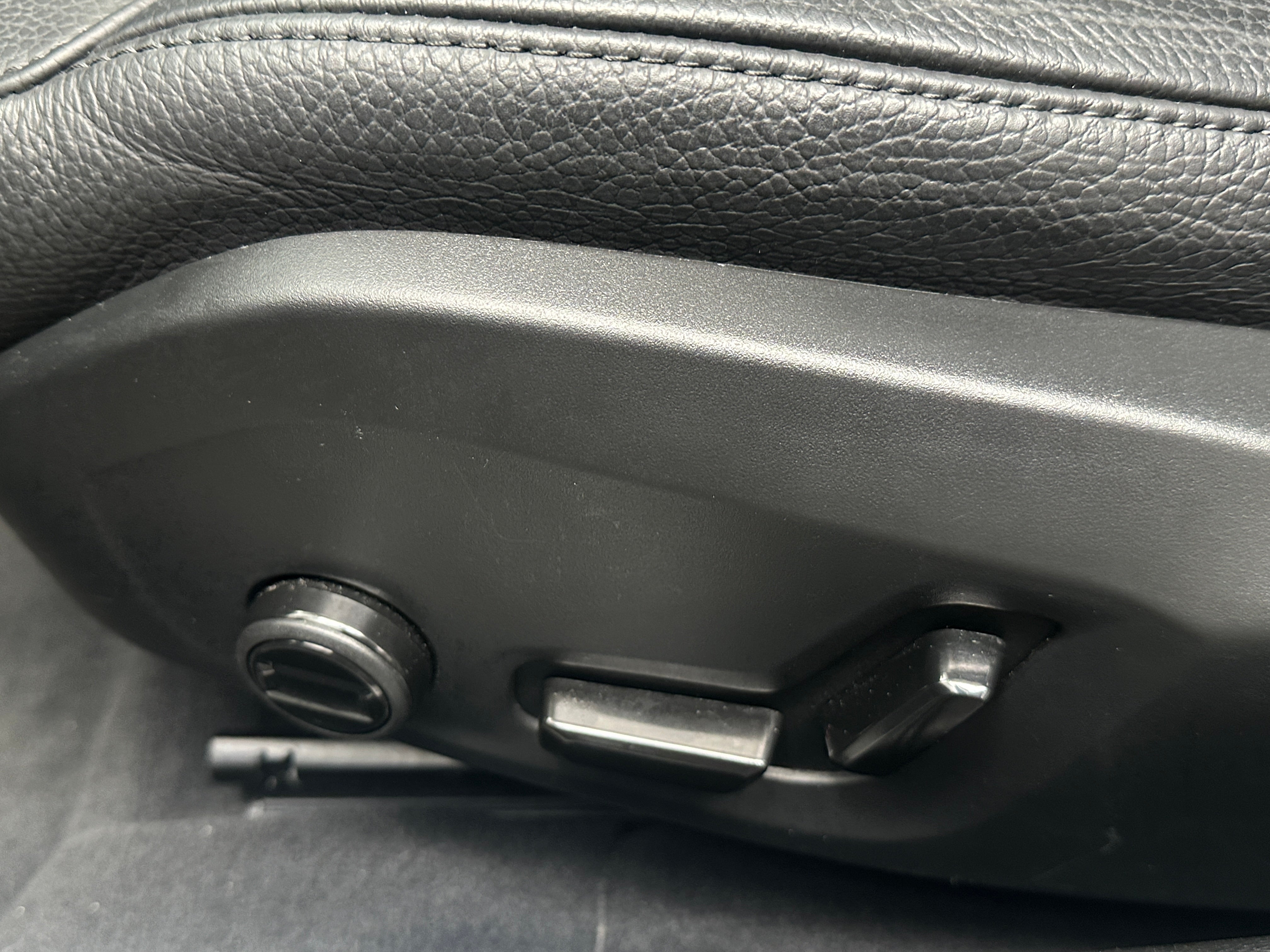 2025 Volvo V60 Cross Country