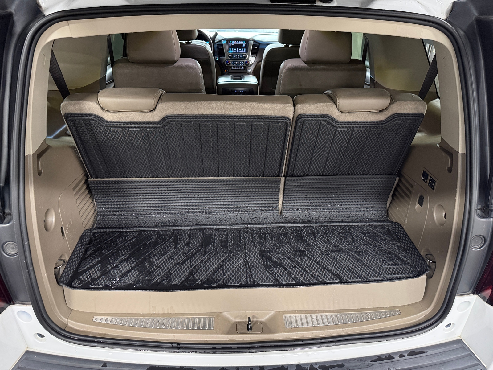 Thumbnail: 2017 Chevrolet Tahoe - 6