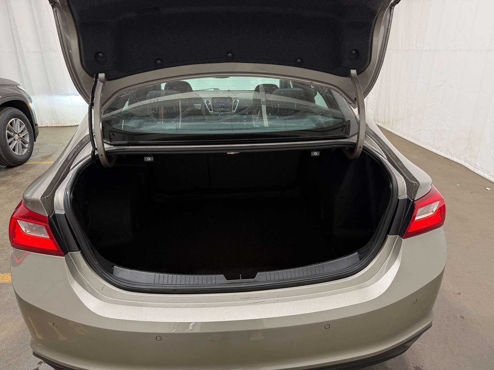 Thumbnail: 2024 Chevrolet Malibu - 7