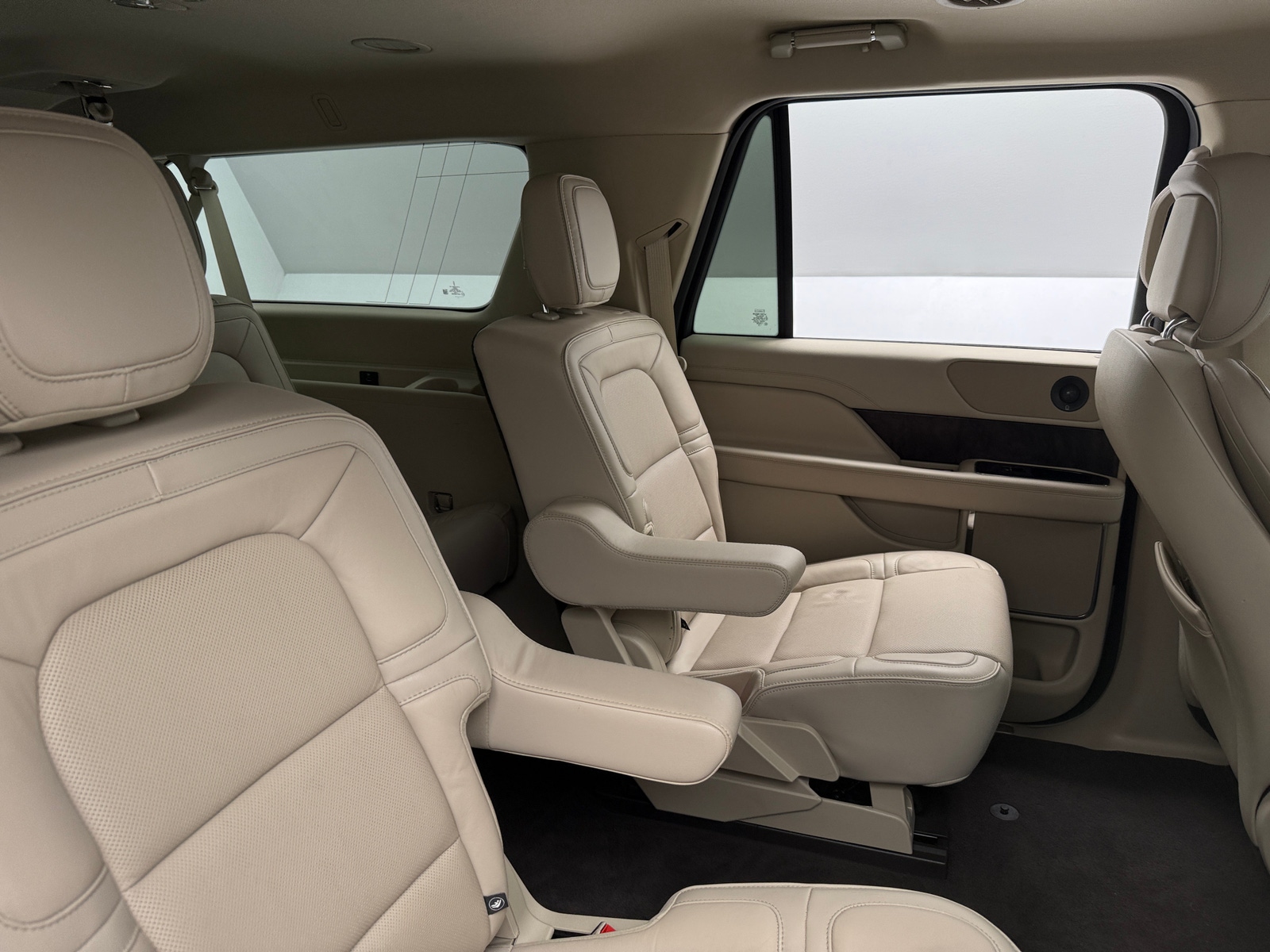 Thumbnail: 2019 Lincoln Navigator L - 5