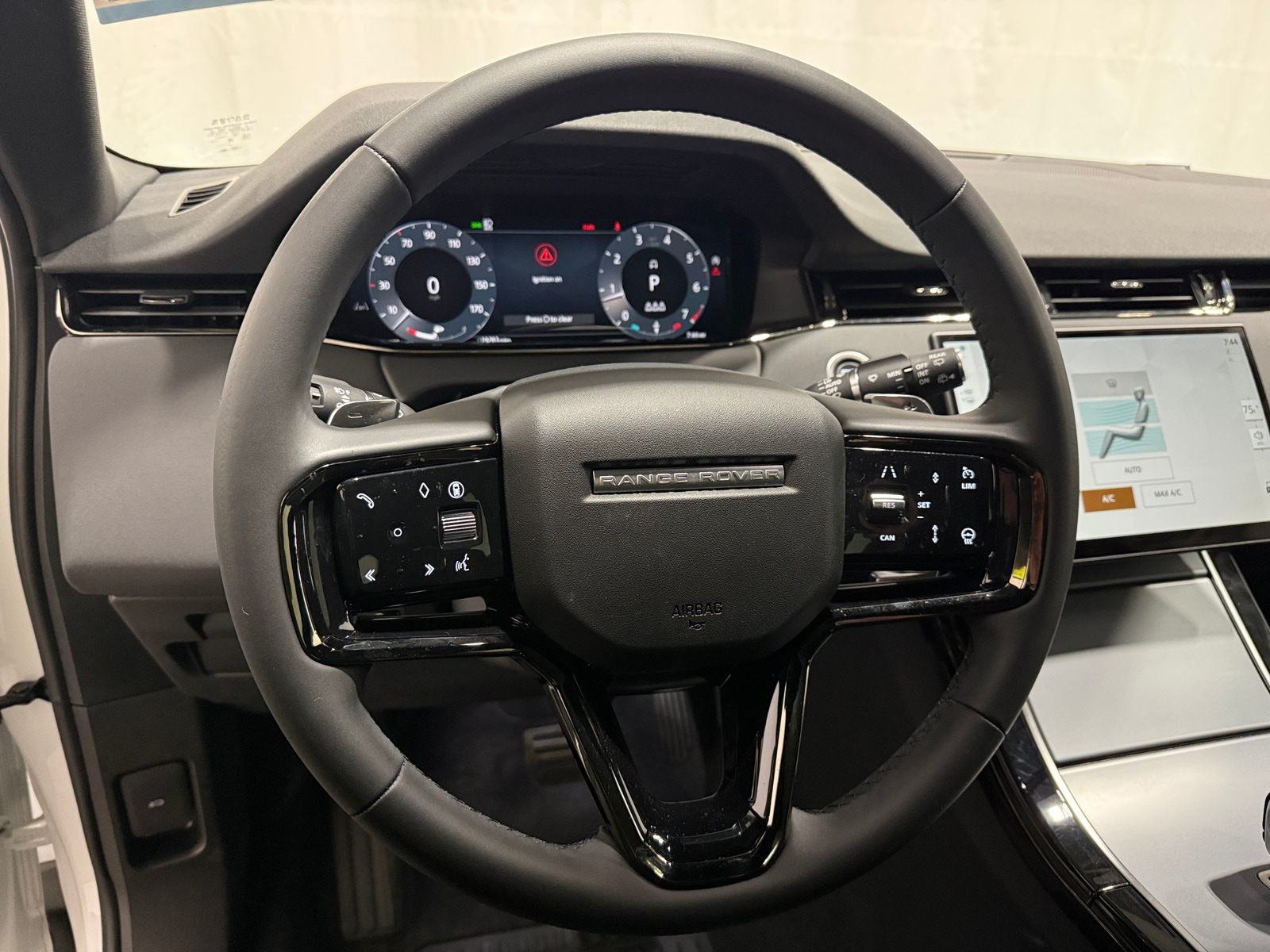 Thumbnail: 2025 Land Rover Range Rover Evoque - 4