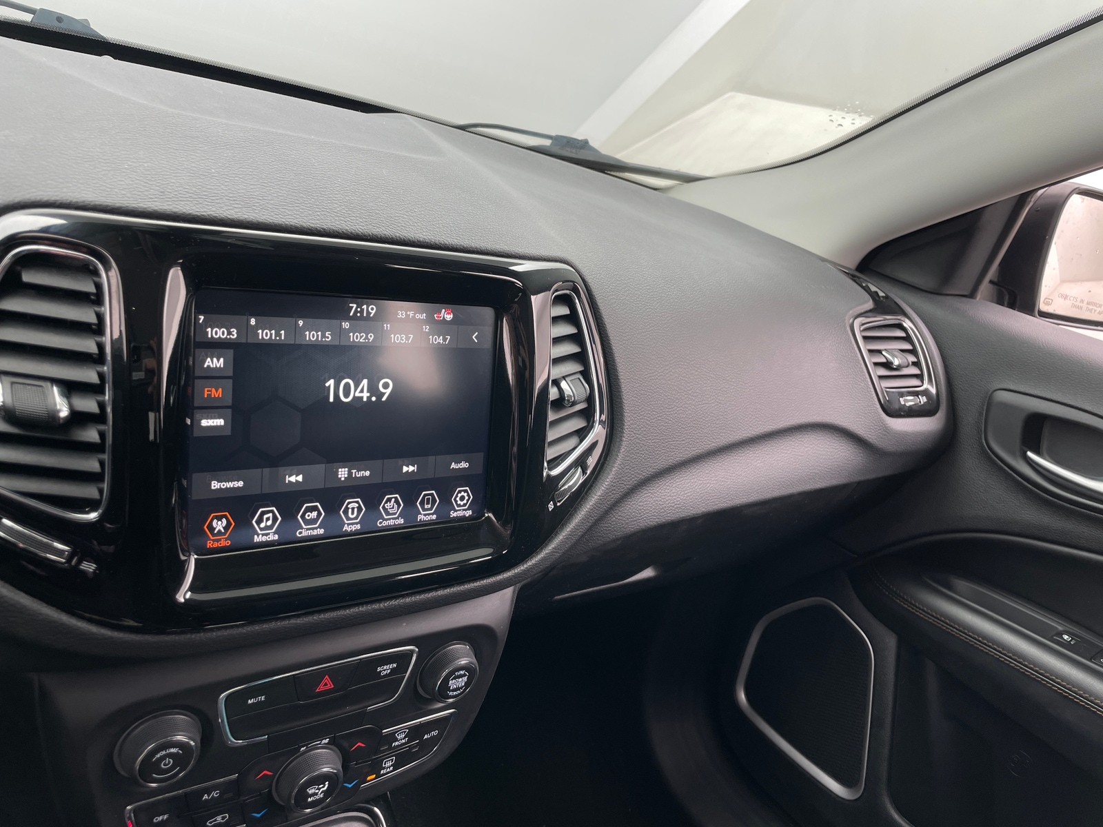 Thumbnail: 2019 Jeep Compass - 3