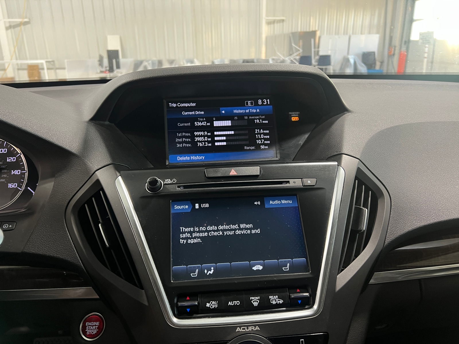 Thumbnail: 2019 Acura MDX - 3