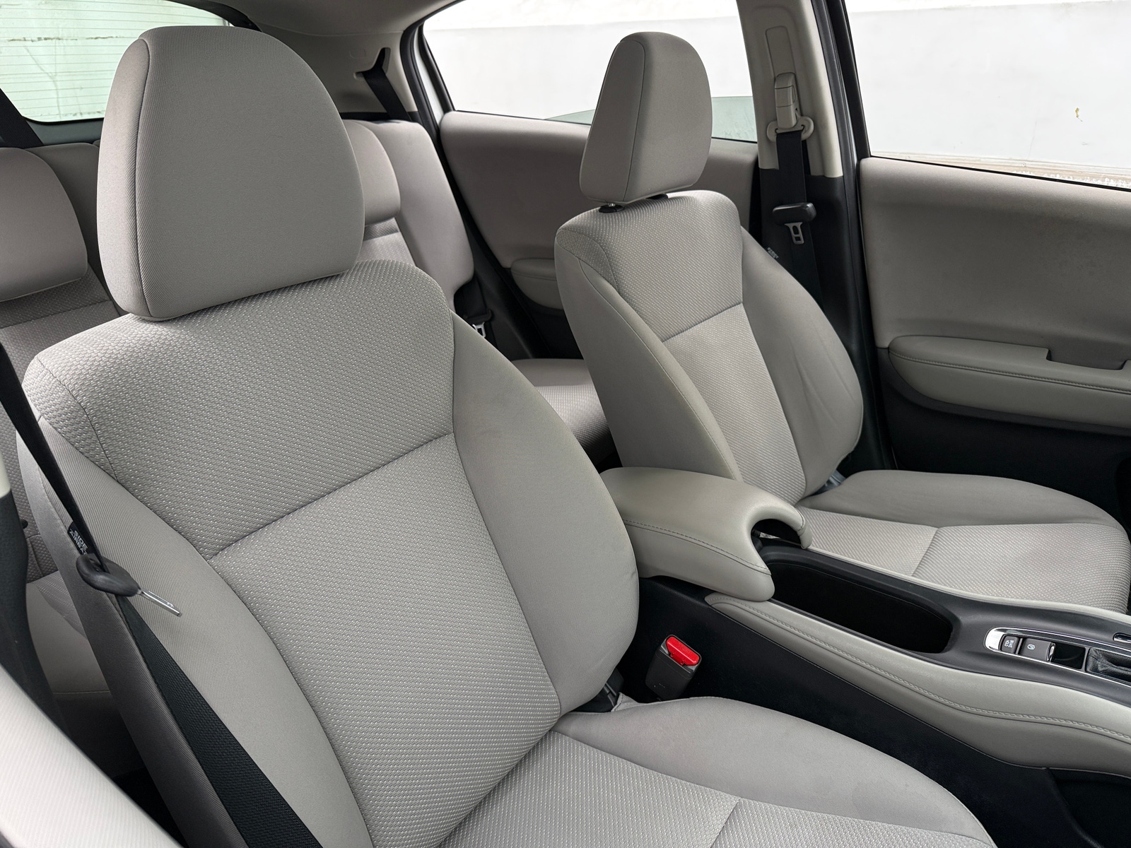 Thumbnail: 2017 Honda HR-V - 2