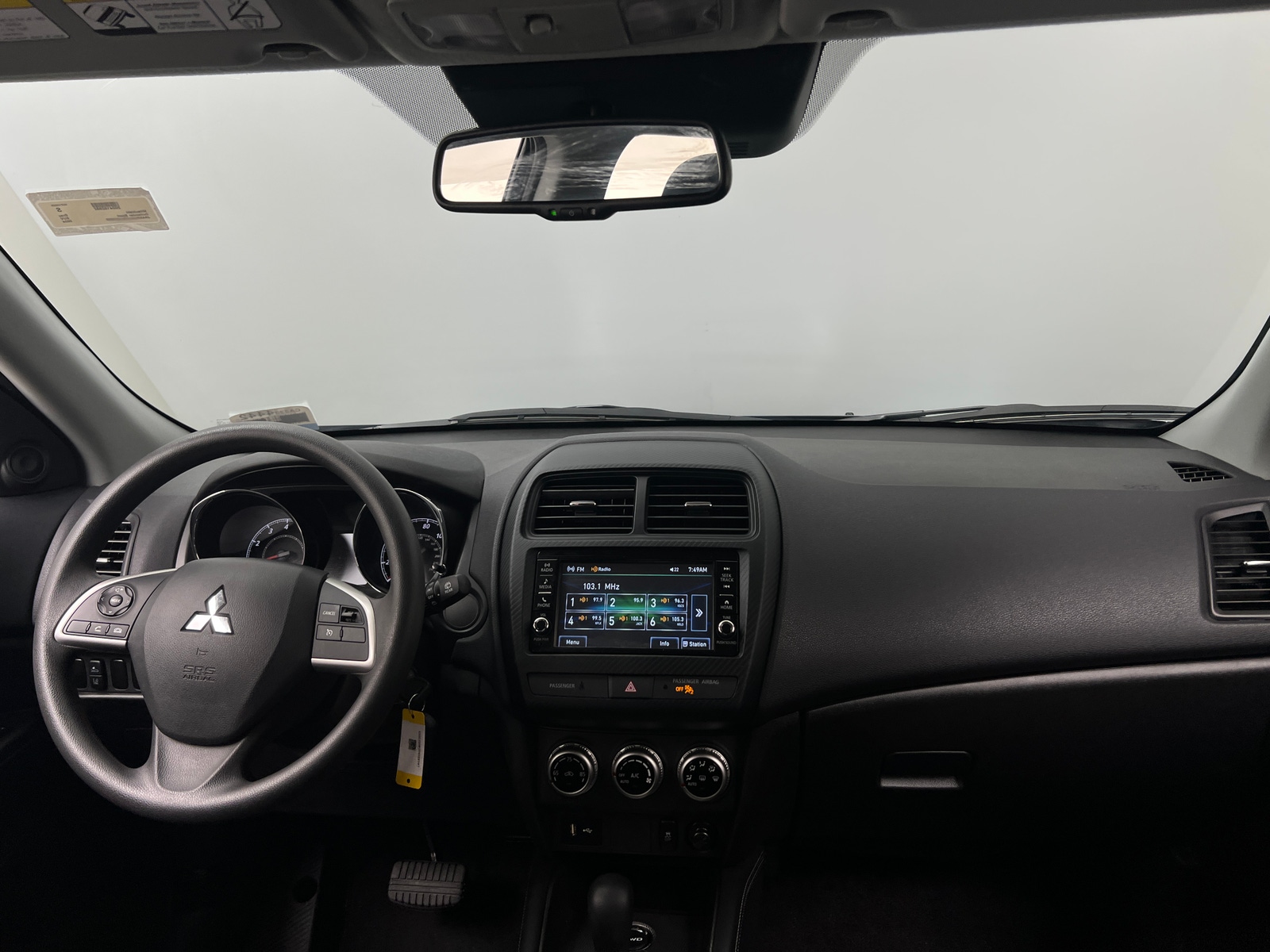 Thumbnail: 2024 Mitsubishi Outlander Sport - 3