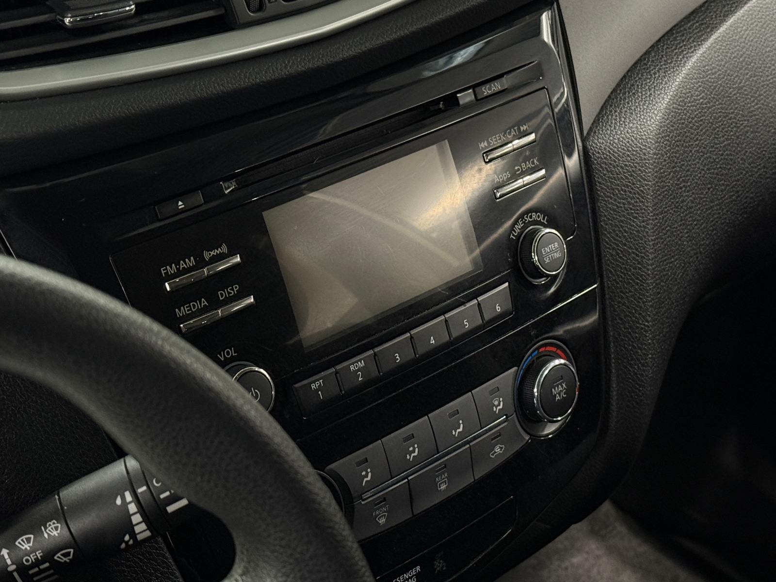 Thumbnail: 2016 Nissan Rogue - 4