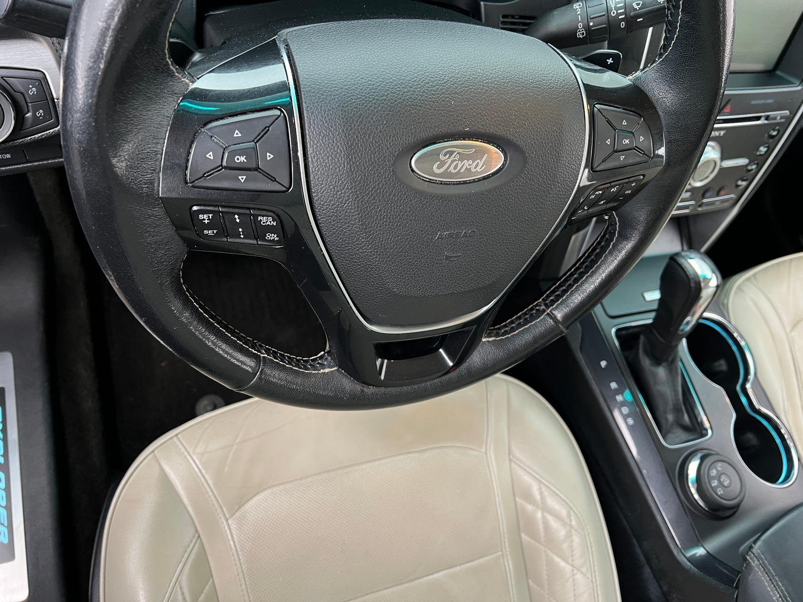 Thumbnail: 2016 Ford Explorer - 4