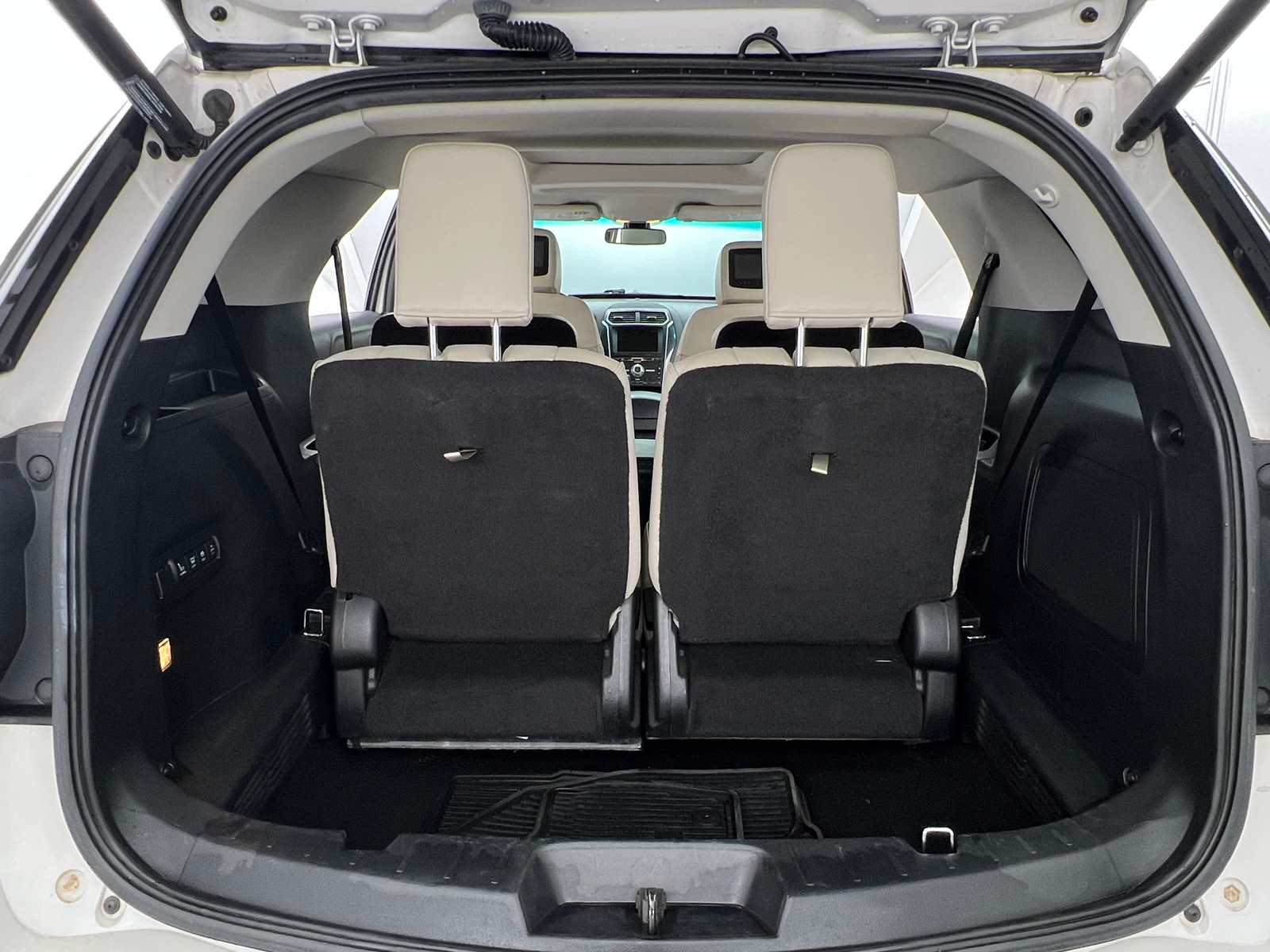 Thumbnail: 2016 Ford Explorer - 6