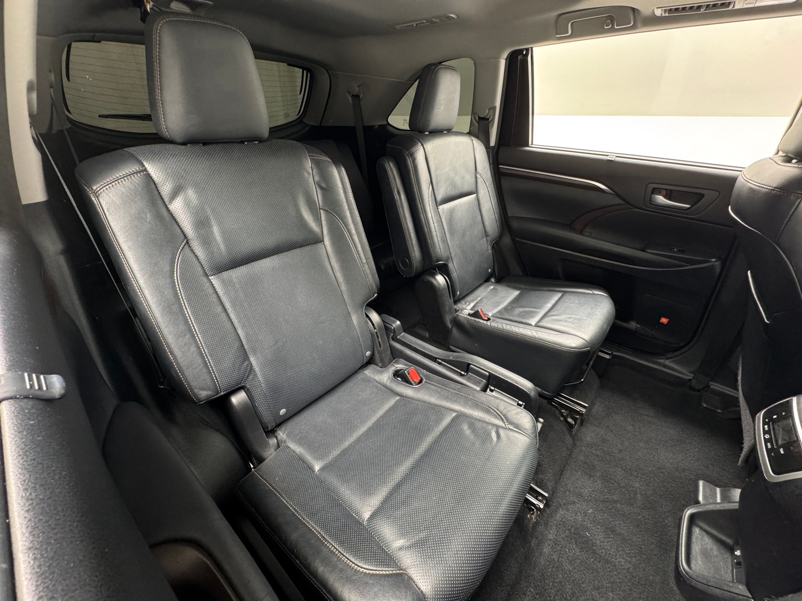 Thumbnail: 2014 Toyota Highlander - 5