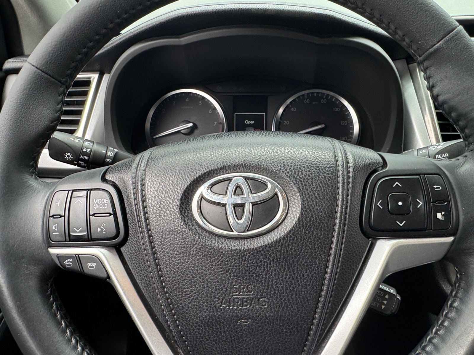 Thumbnail: 2014 Toyota Highlander - 4