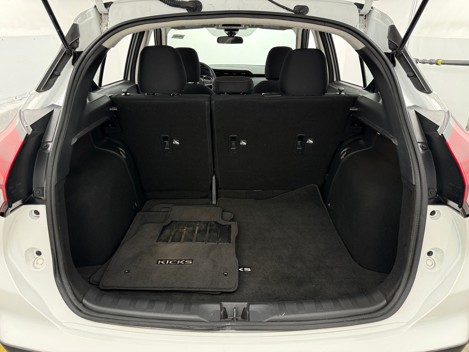 Thumbnail: 2022 Nissan Kicks - 7