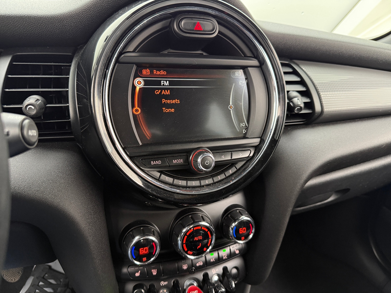 Thumbnail: 2017 MINI Cooper Hardtop - 3