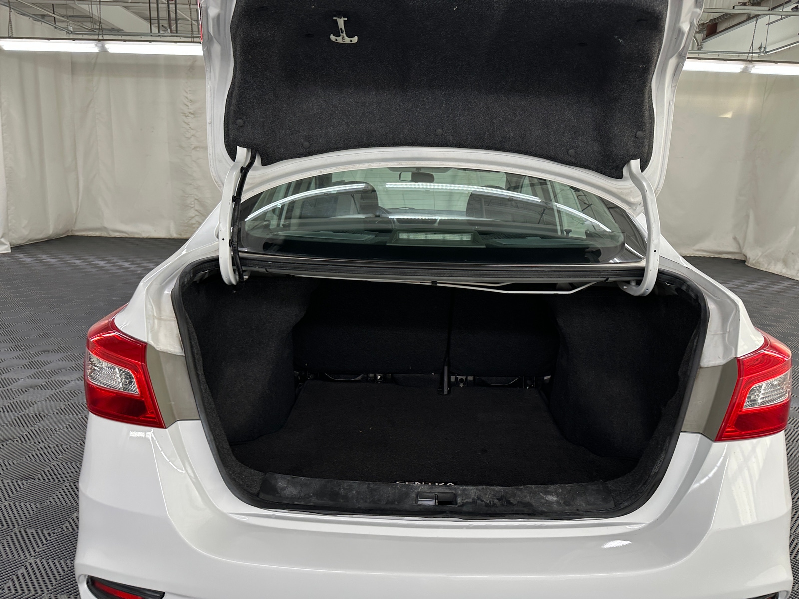 Thumbnail: 2018 Nissan Sentra - 7