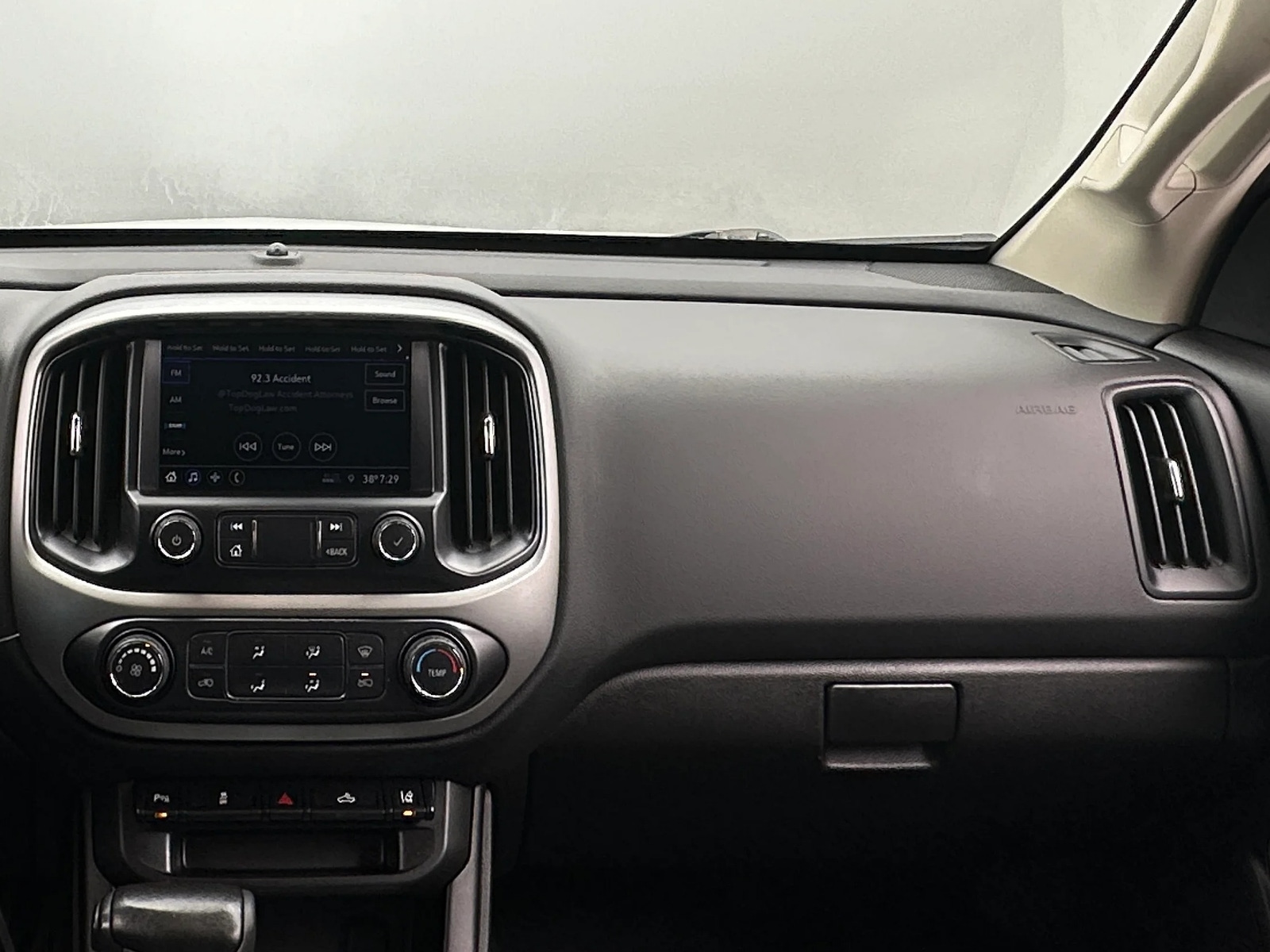 Thumbnail: 2021 Chevrolet Colorado - 3