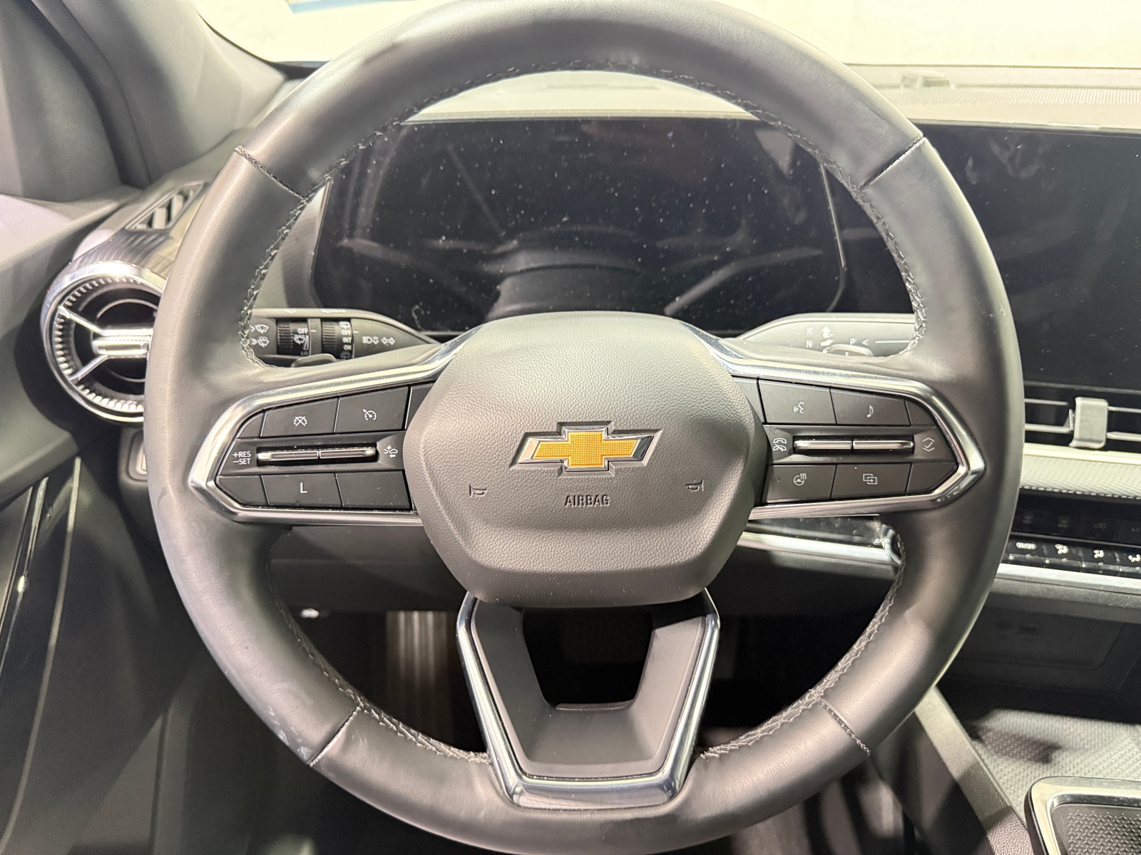 Thumbnail: 2025 Chevrolet Equinox - 5