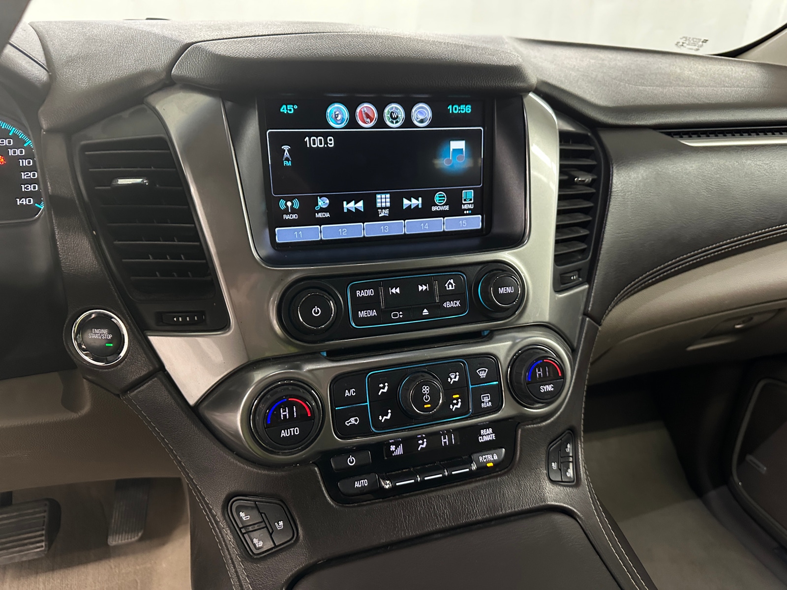 Thumbnail: 2019 Chevrolet Suburban - 3