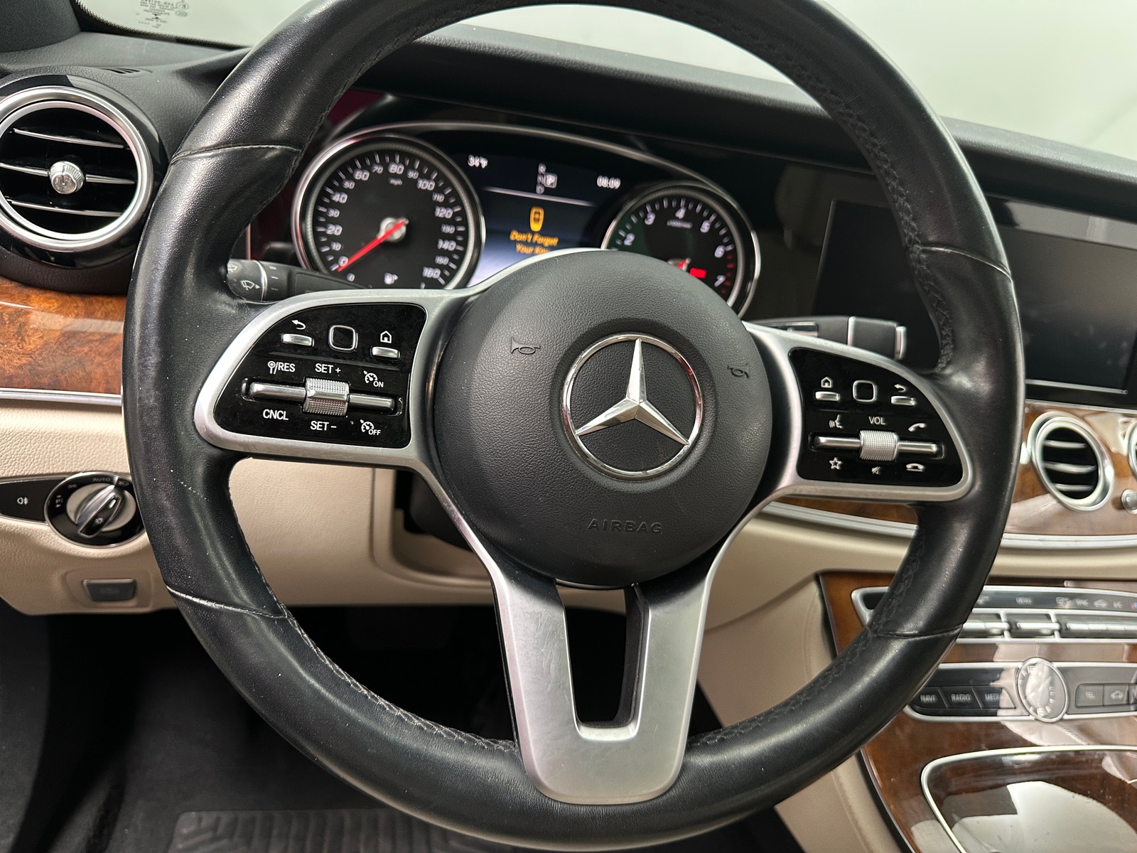 Thumbnail: 2019 Mercedes-Benz E-Class - 4