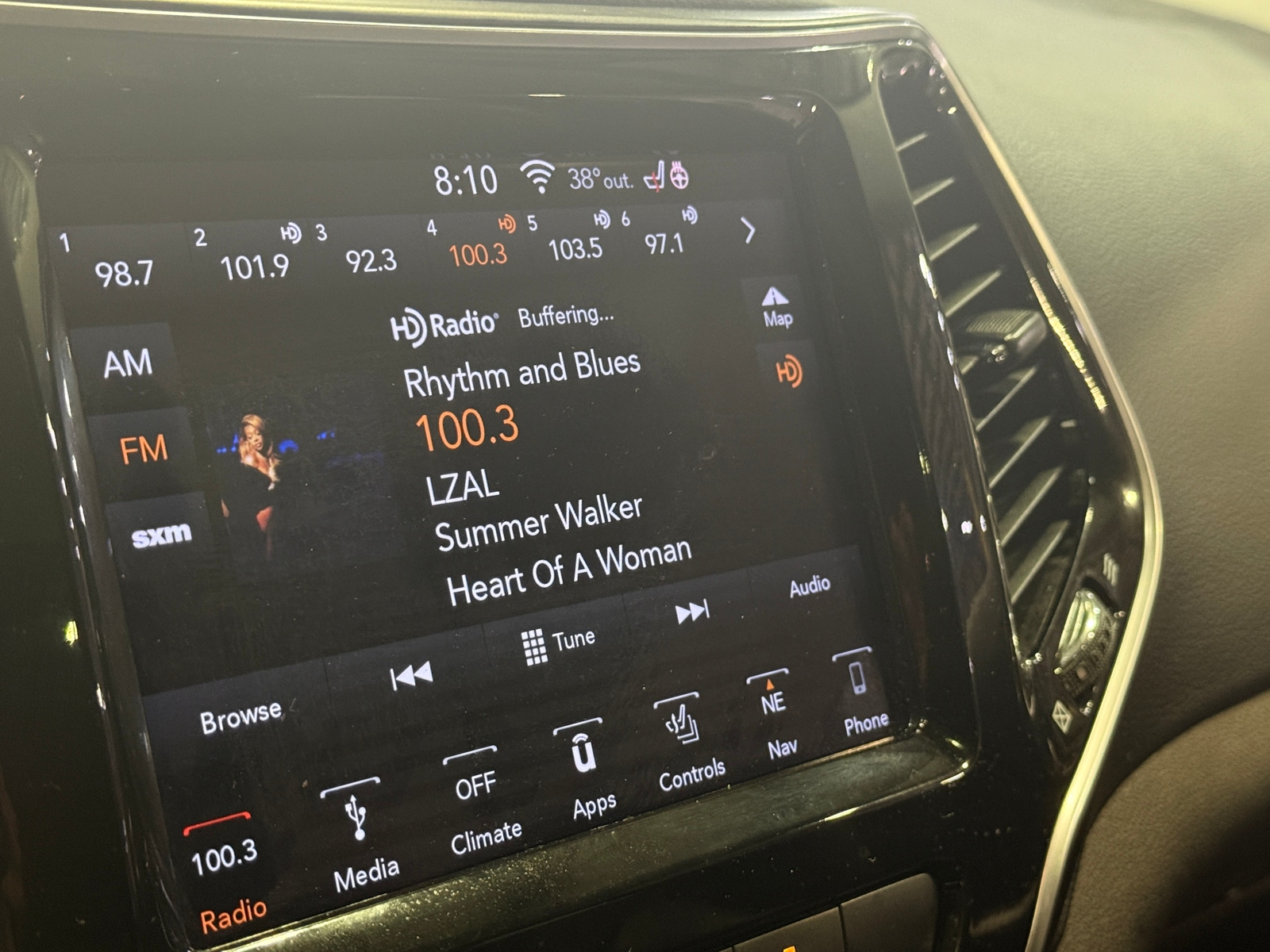 Thumbnail: 2019 Jeep Cherokee - 3