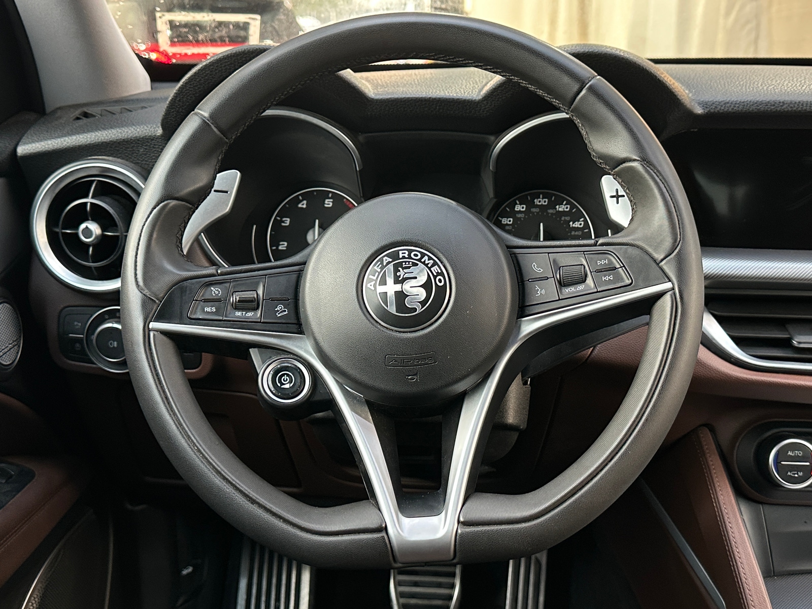 Thumbnail: 2018 Alfa Romeo Stelvio - 4