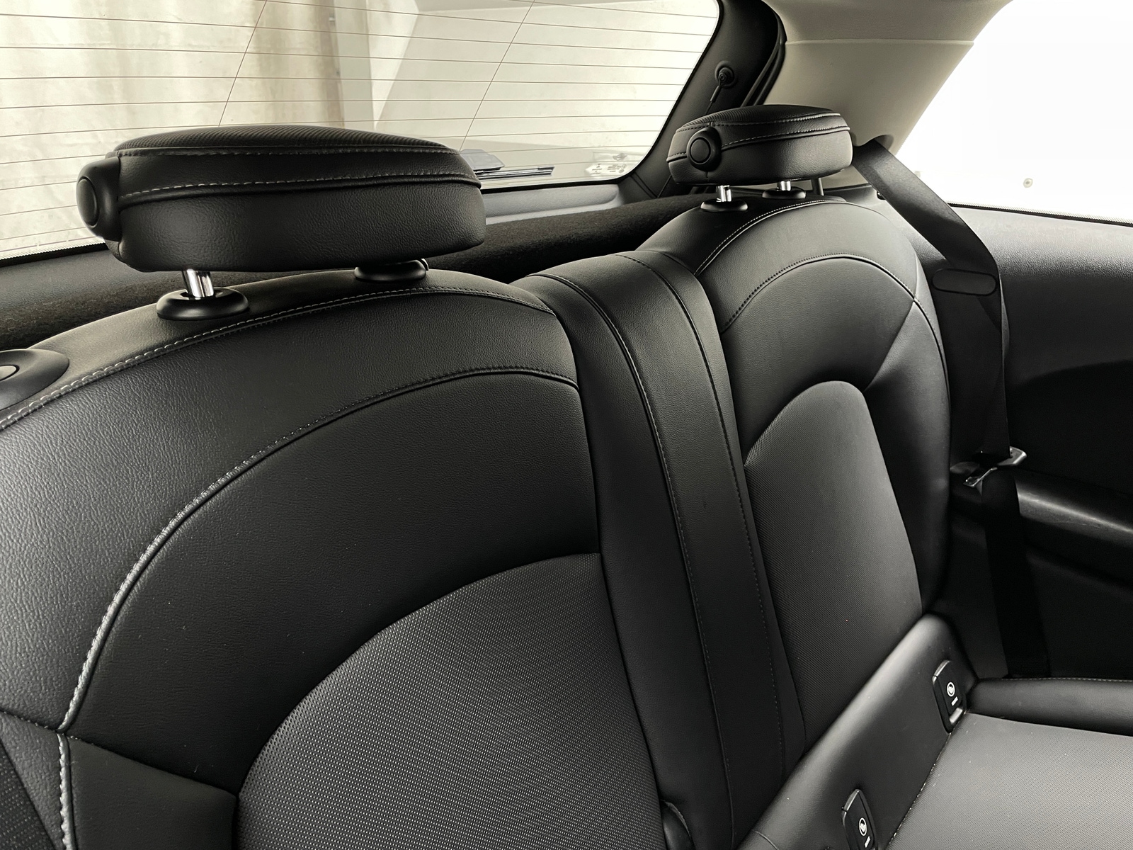 Thumbnail: 2017 MINI Cooper Hardtop - 5