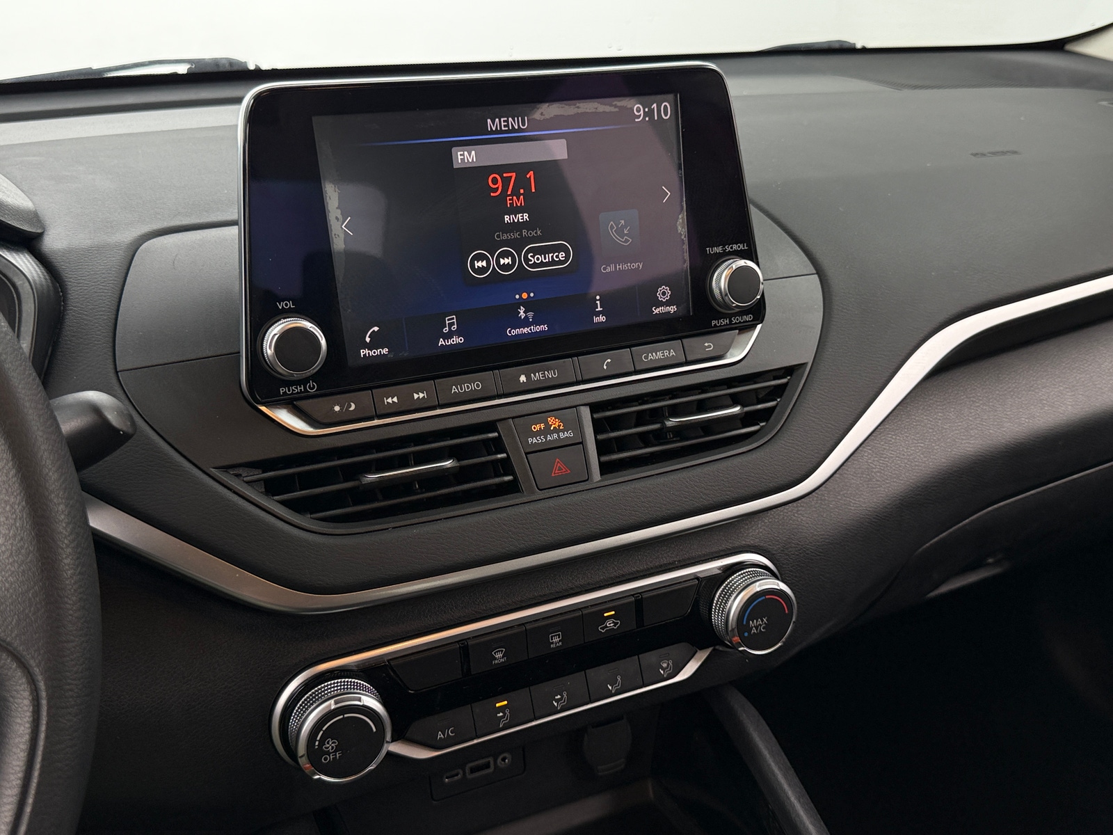 Thumbnail: 2021 Nissan Altima - 4