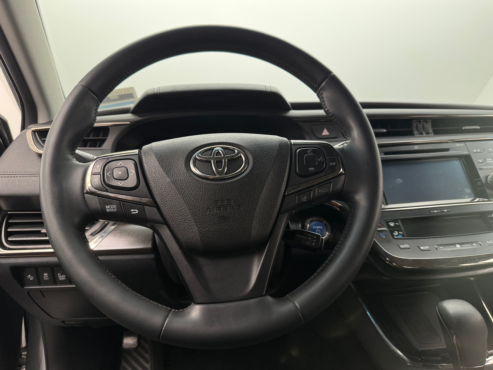 Thumbnail: 2016 Toyota Avalon - 4