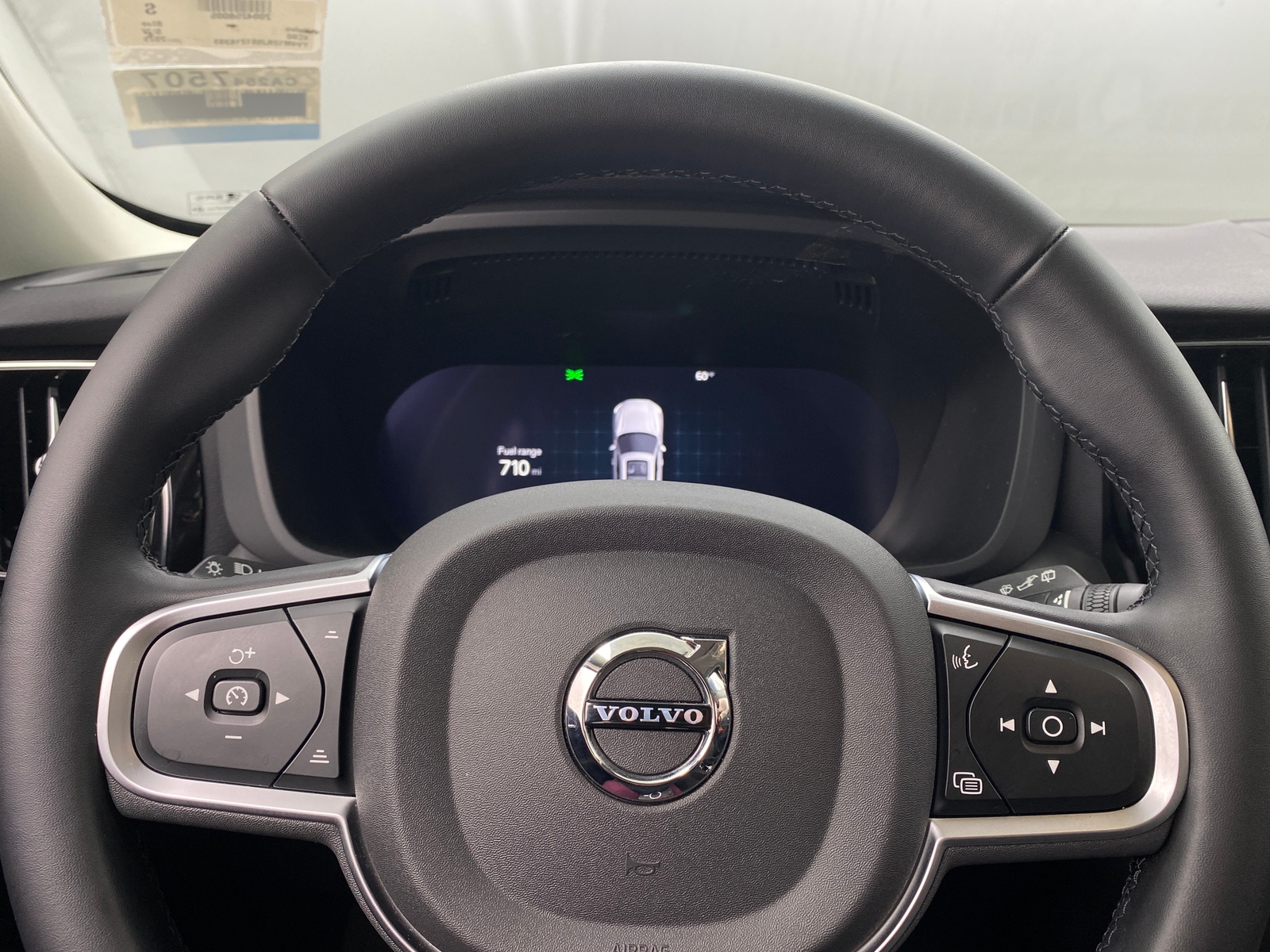 Thumbnail: 2025 Volvo XC60 - 4