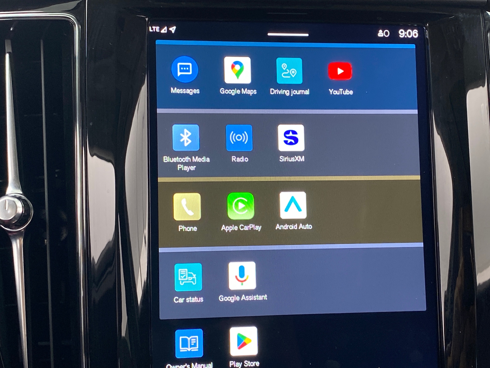 Thumbnail: 2025 Volvo XC60 - 3