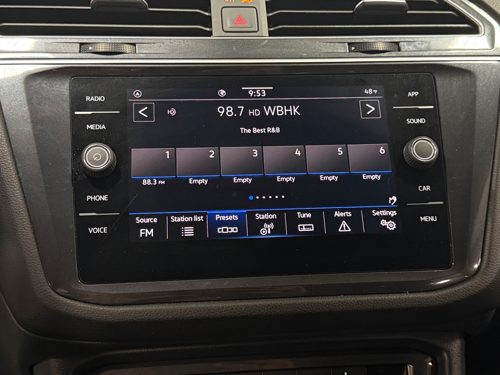 Thumbnail: 2024 Volkswagen Tiguan - 4