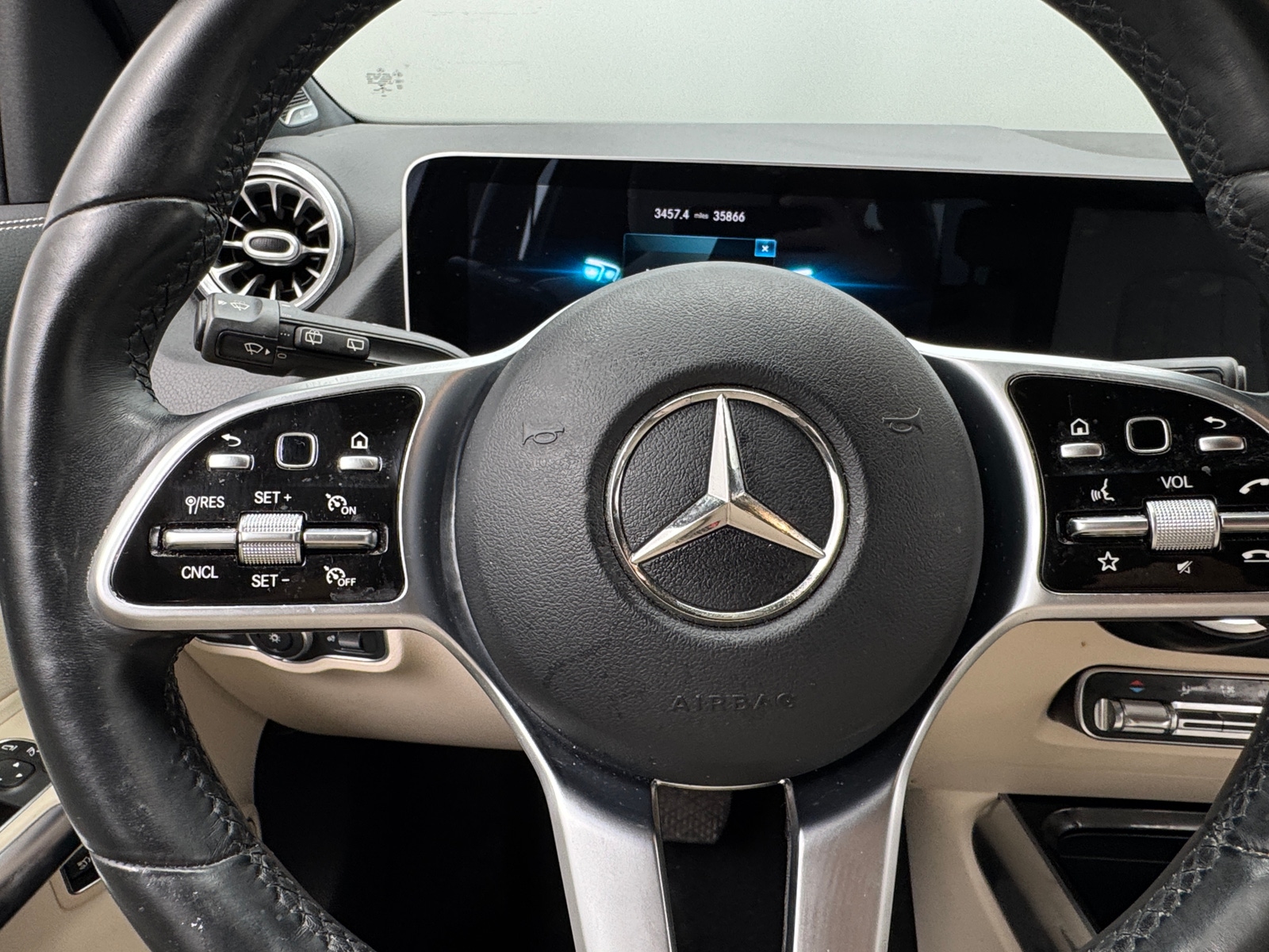 Thumbnail: 2021 Mercedes-Benz GLA - 4