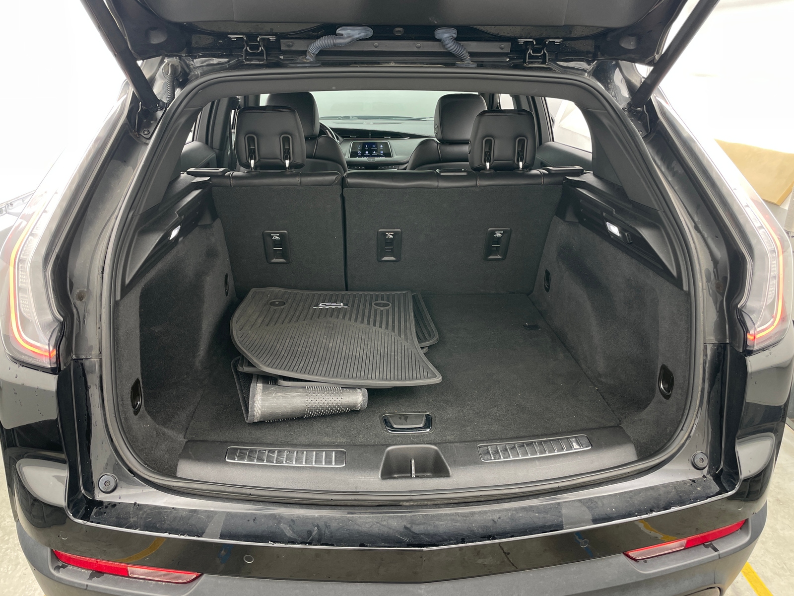 Thumbnail: 2019 Cadillac XT4 - 6