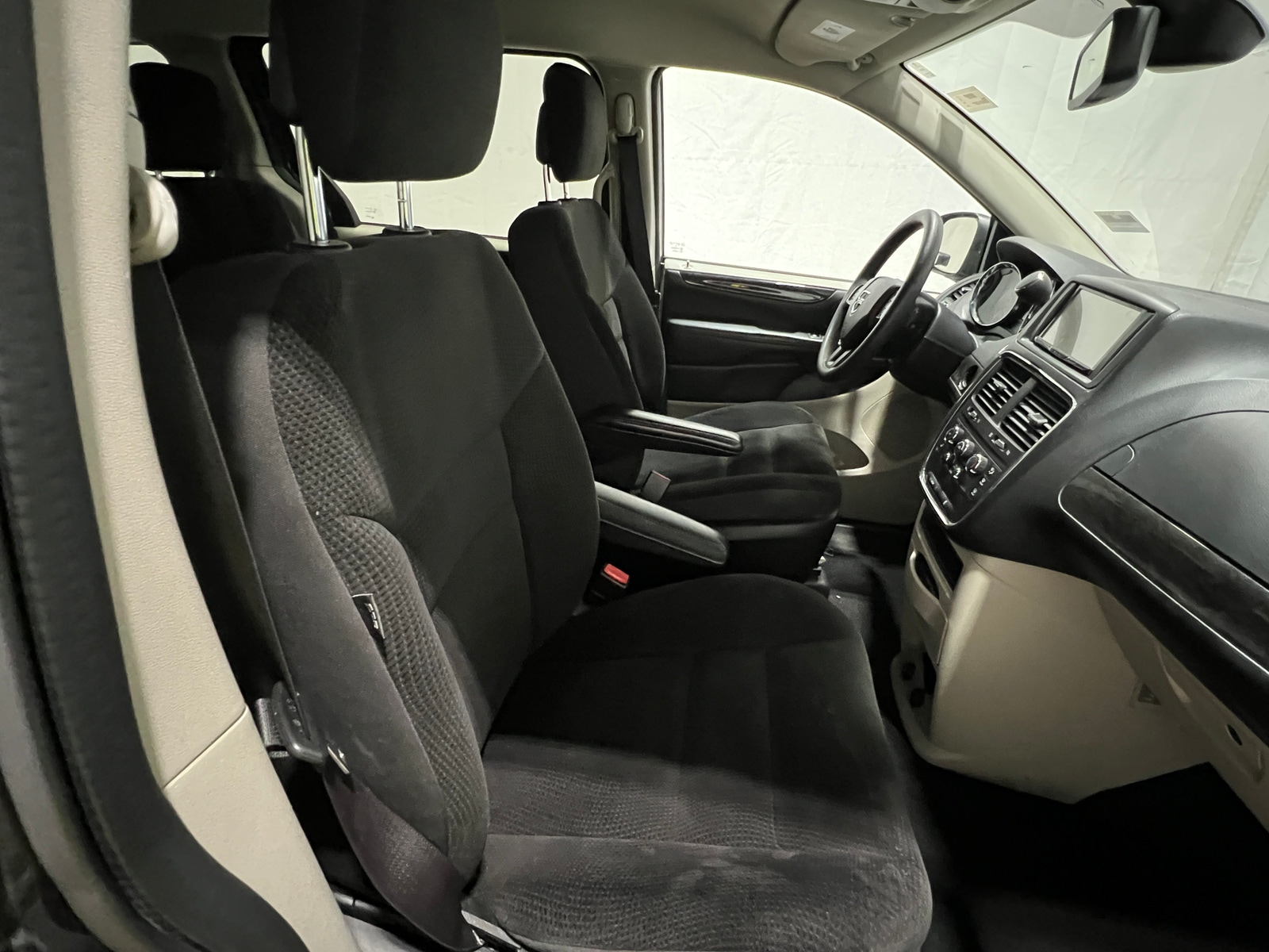 Thumbnail: 2018 Dodge Grand Caravan - 2