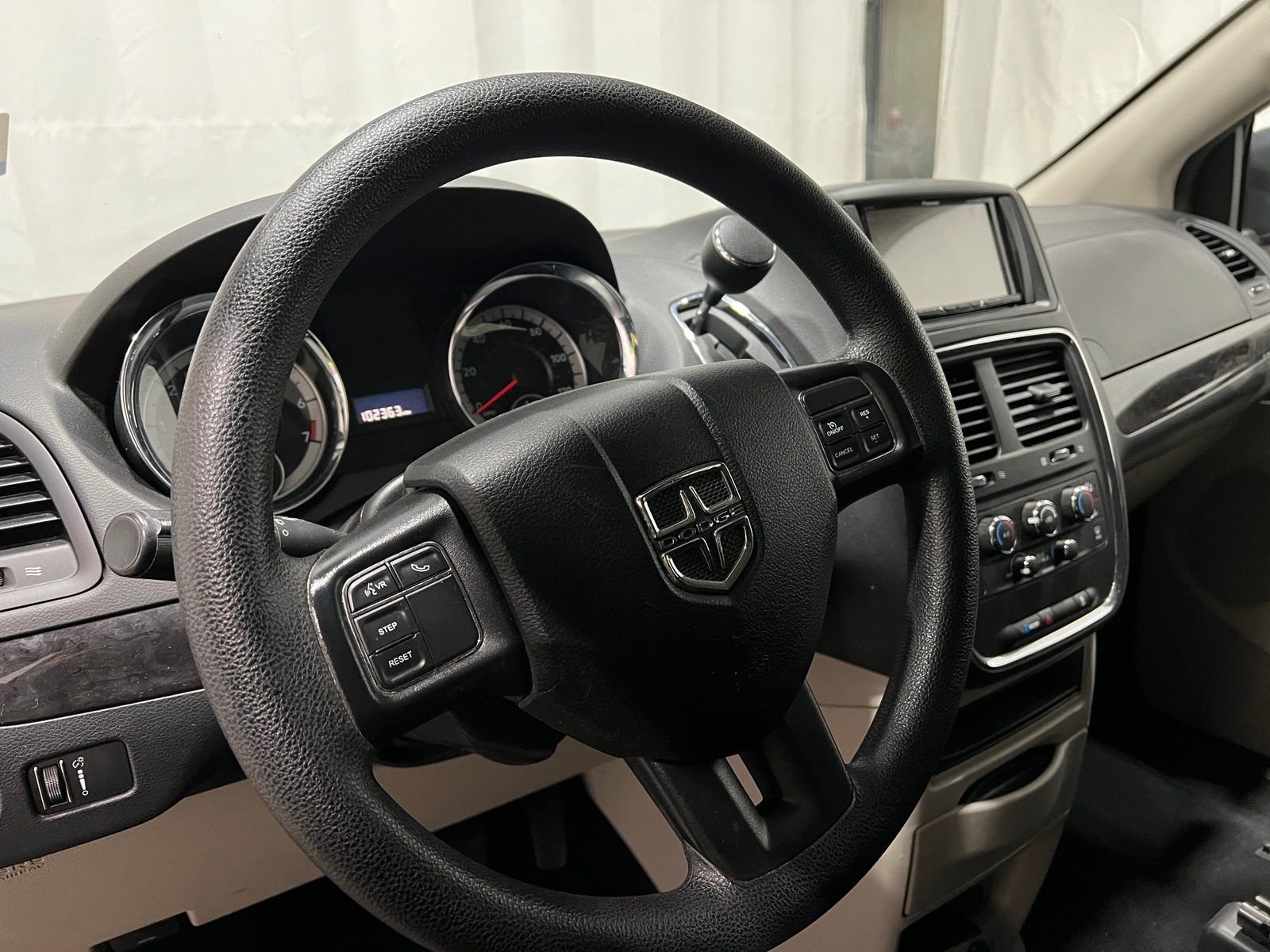 Thumbnail: 2018 Dodge Grand Caravan - 5