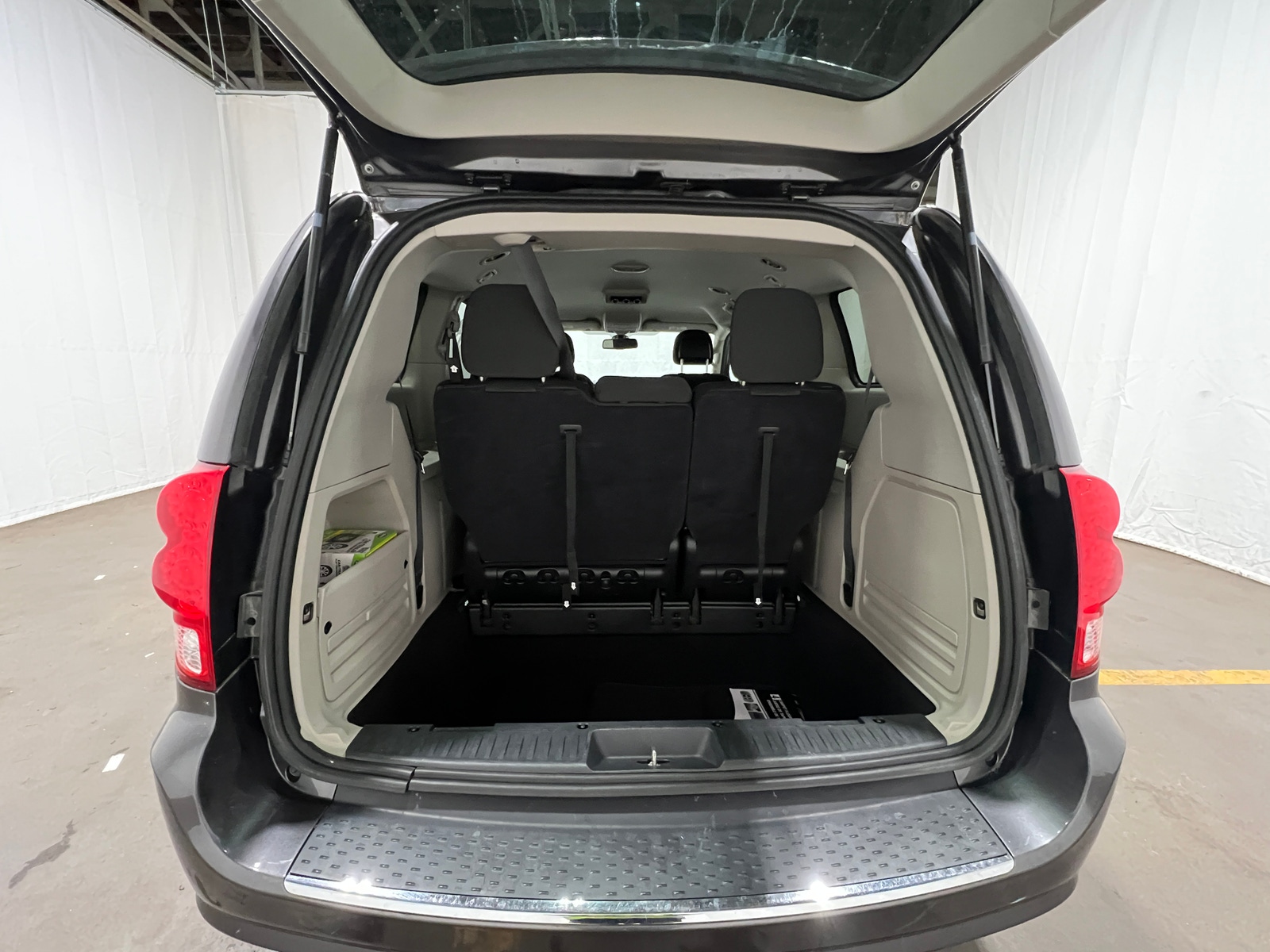 Thumbnail: 2018 Dodge Grand Caravan - 7