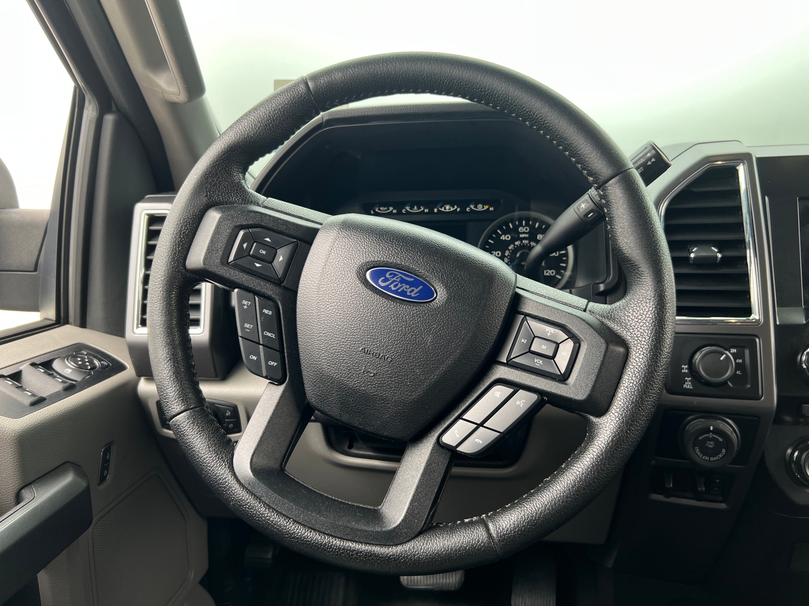 Thumbnail: 2016 Ford Econoline - 5