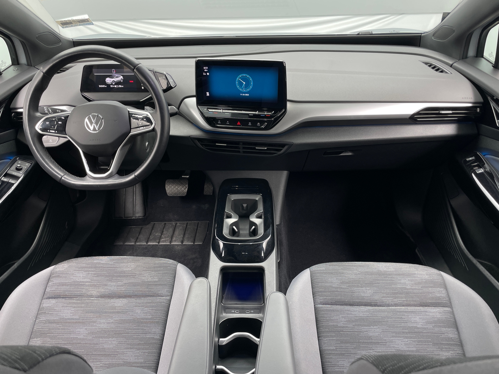 Thumbnail: 2022 Volkswagen ID.4 - 3