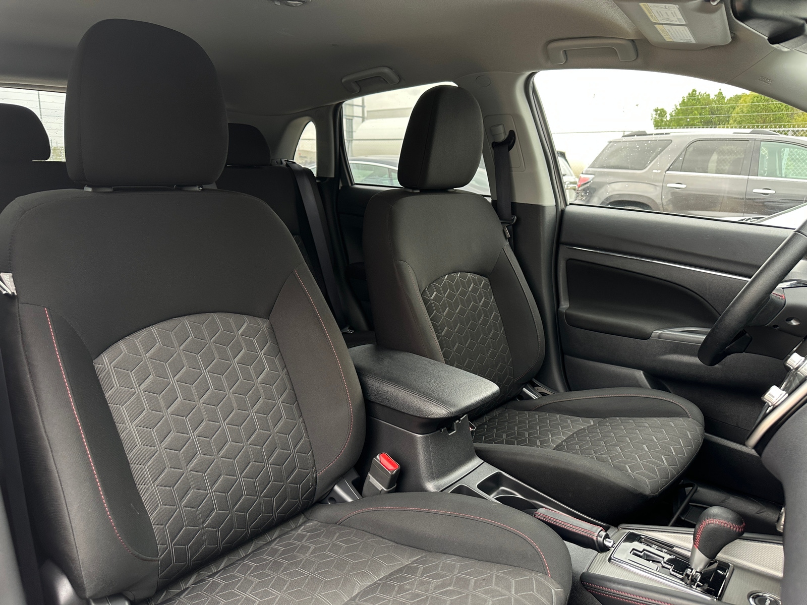 Thumbnail: 2024 Mitsubishi Outlander Sport - 2