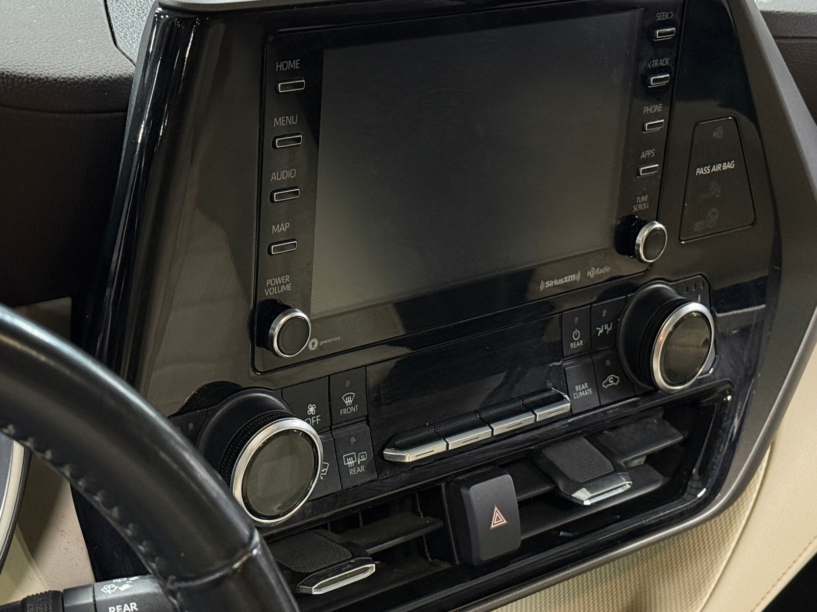 Thumbnail: 2022 Toyota Highlander - 3