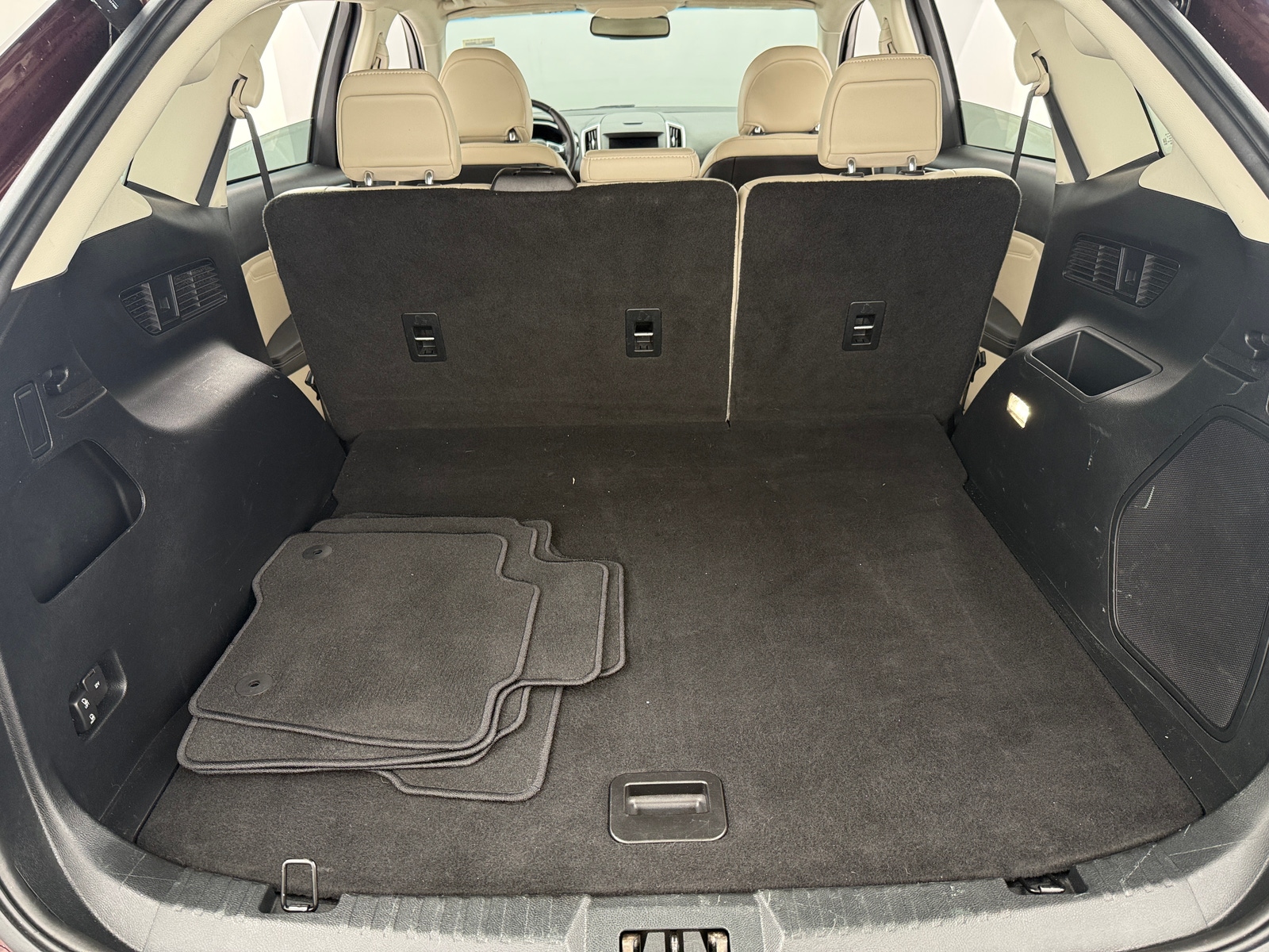 Thumbnail: 2019 Ford Edge - 6