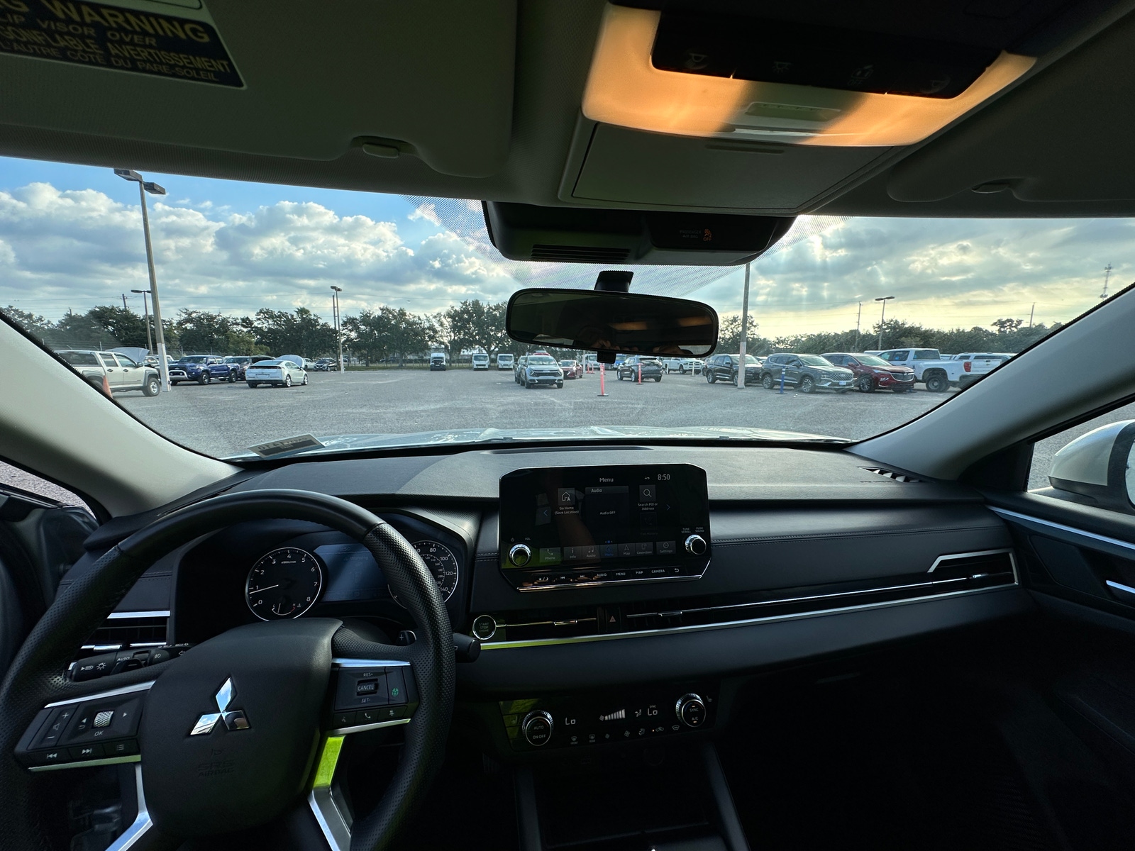 Thumbnail: 2024 Mitsubishi Outlander - 3