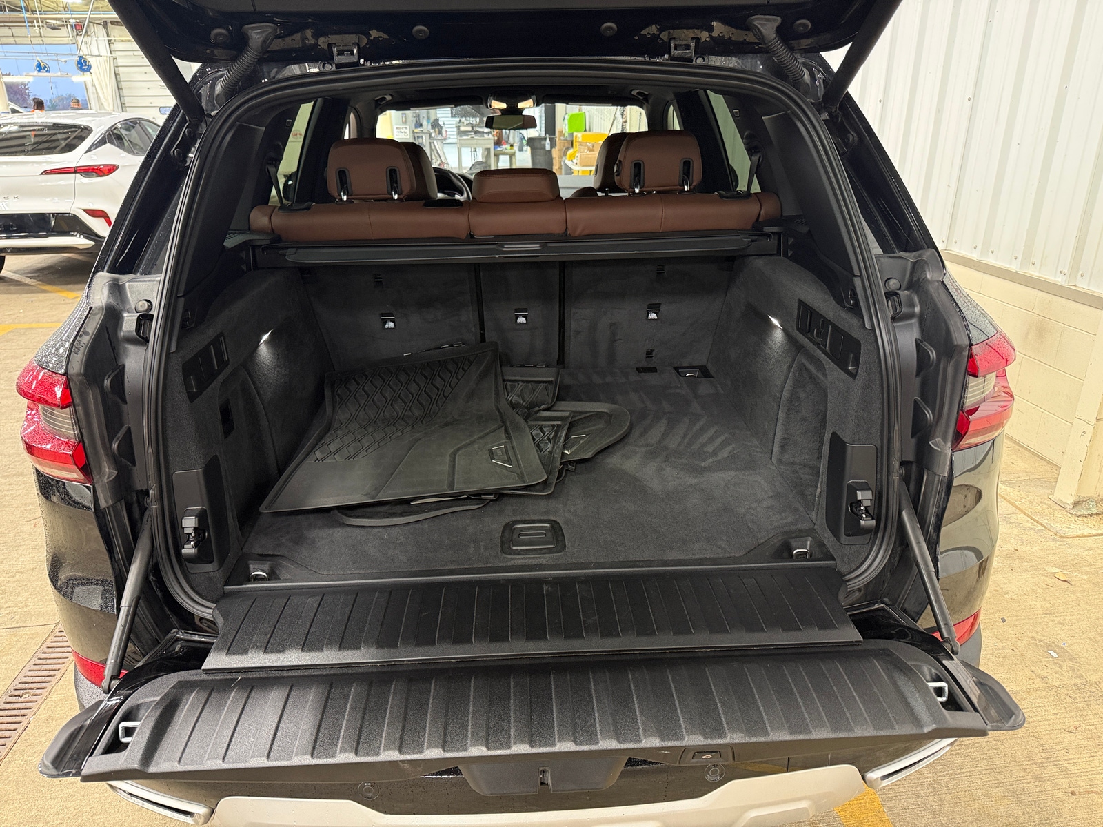 Thumbnail: 2021 BMW X5 - 6