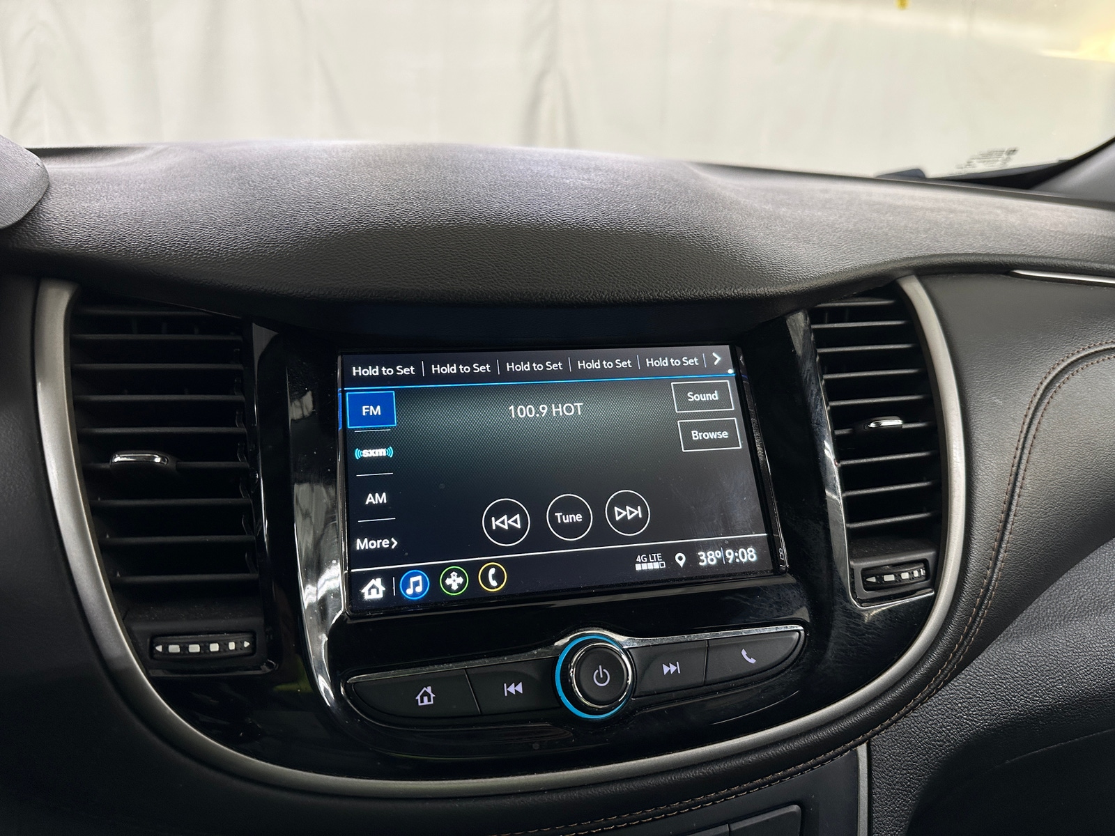 Thumbnail: 2019 Chevrolet Trax - 4