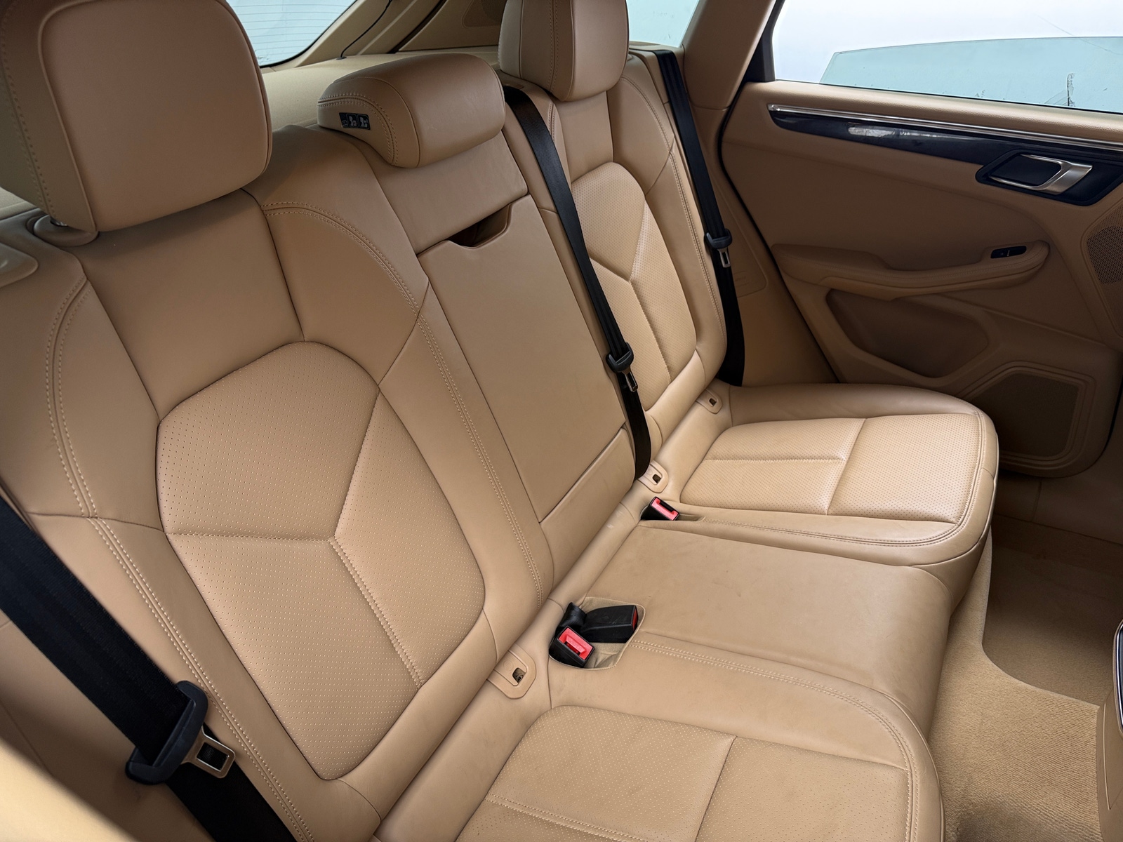 Thumbnail: 2015 Porsche Macan - 5