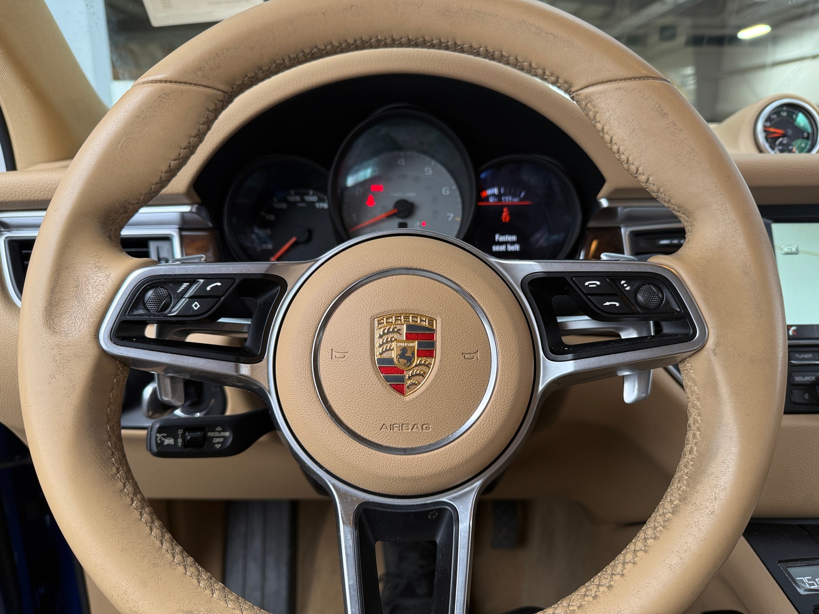 Thumbnail: 2015 Porsche Macan - 4