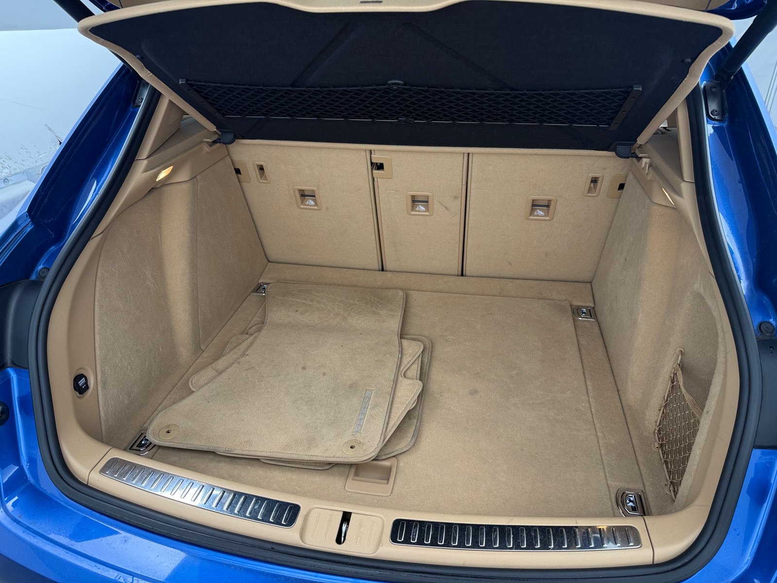 Thumbnail: 2015 Porsche Macan - 6