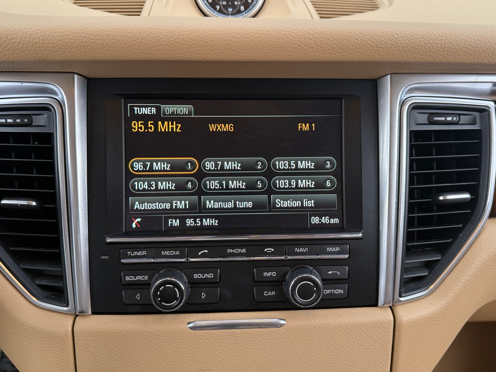 Thumbnail: 2015 Porsche Macan - 3