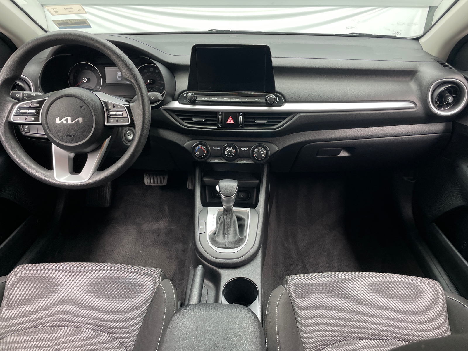 Thumbnail: 2024 Kia Forte - 3